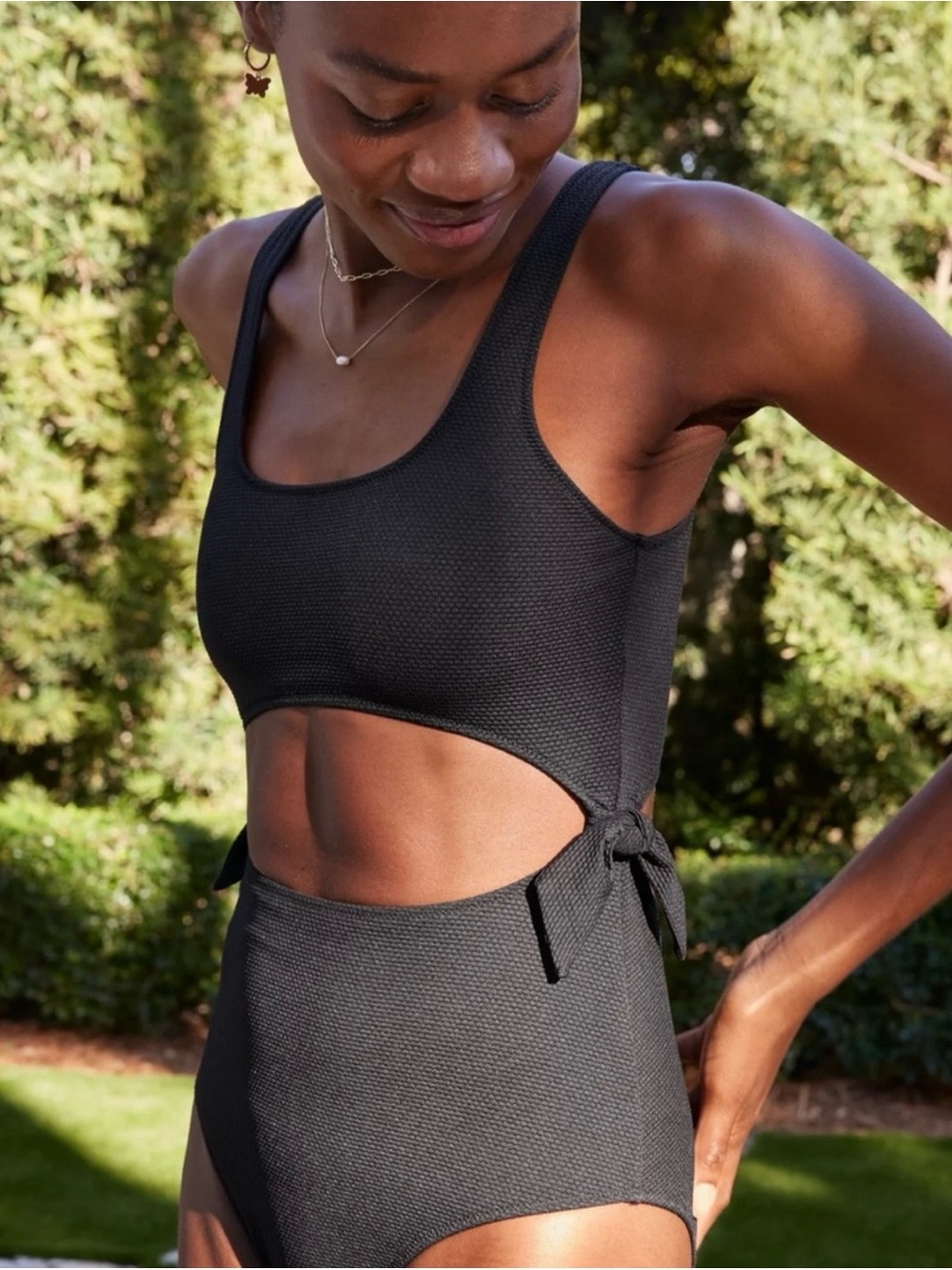 aerie Black Cutout Side Tie Classic Minimalist Beach Vacation One-Piece Large